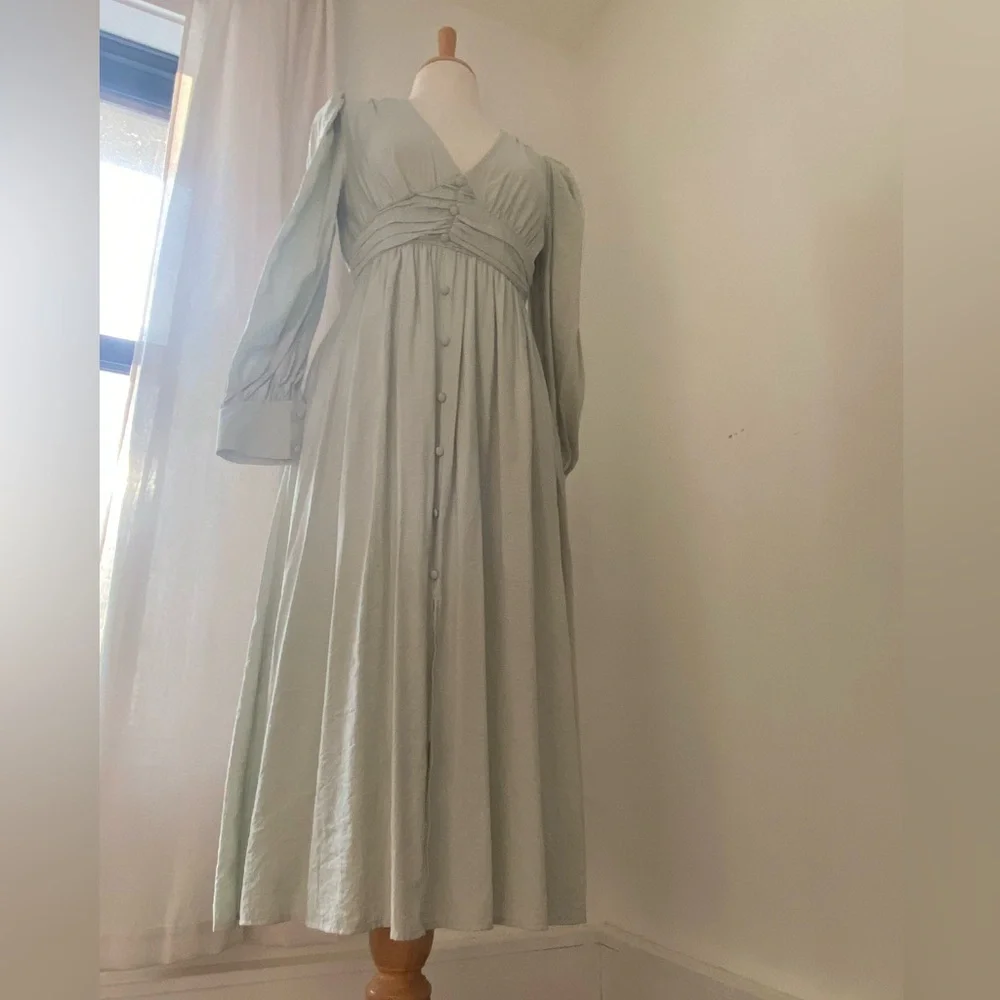 Romantic Milkmaid Style Dress - Picture 8 of 10